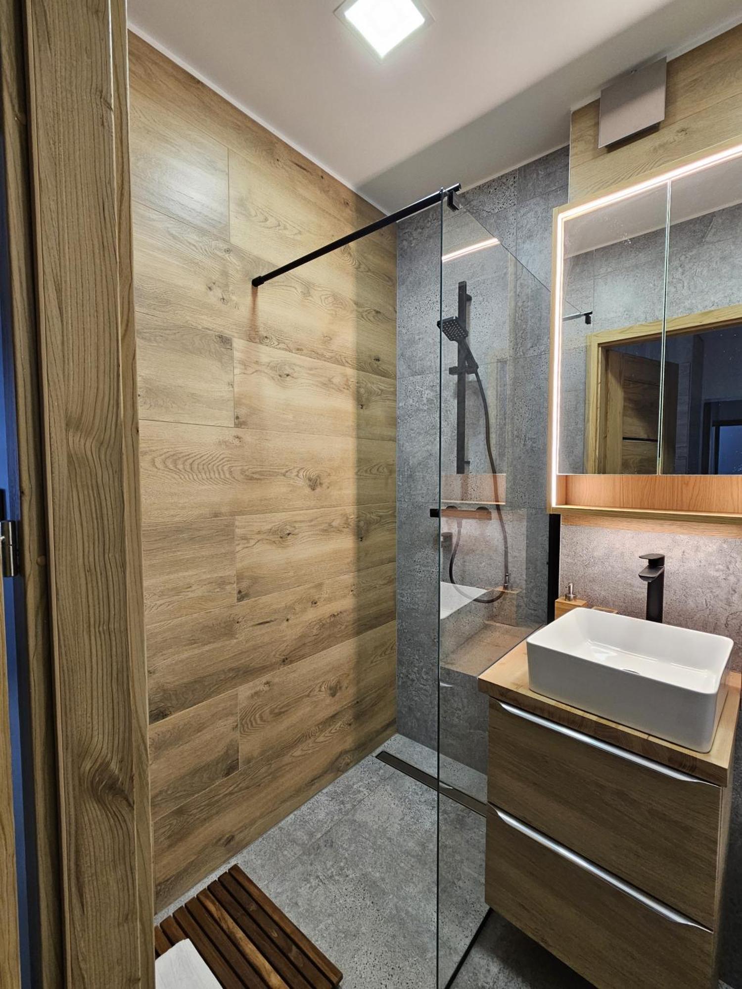 Apartament Radiostacja III Z Ogrodkiem, Parking Free Gliwice Exteriör bild