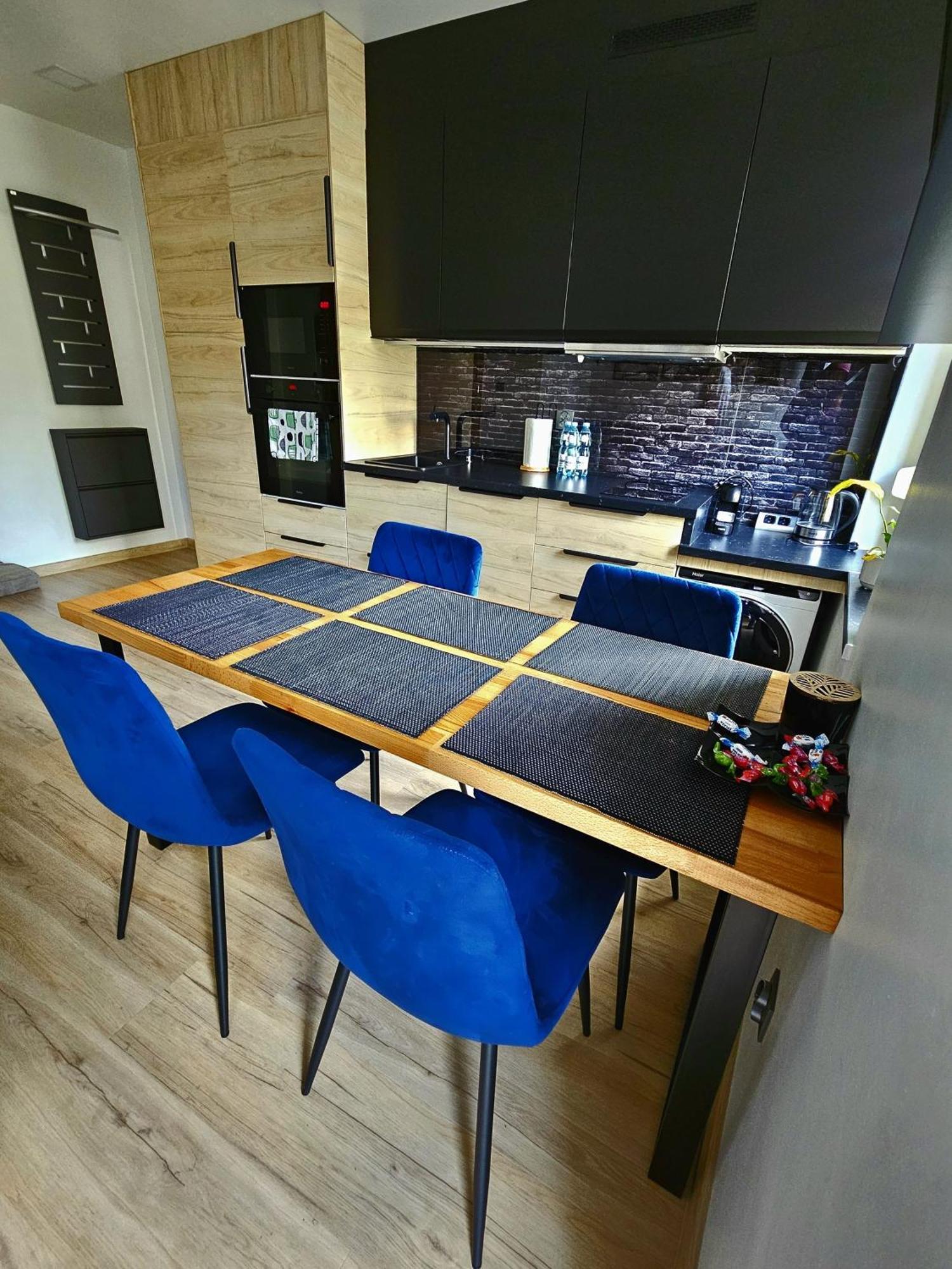 Apartament Radiostacja III Z Ogrodkiem, Parking Free Gliwice Exteriör bild